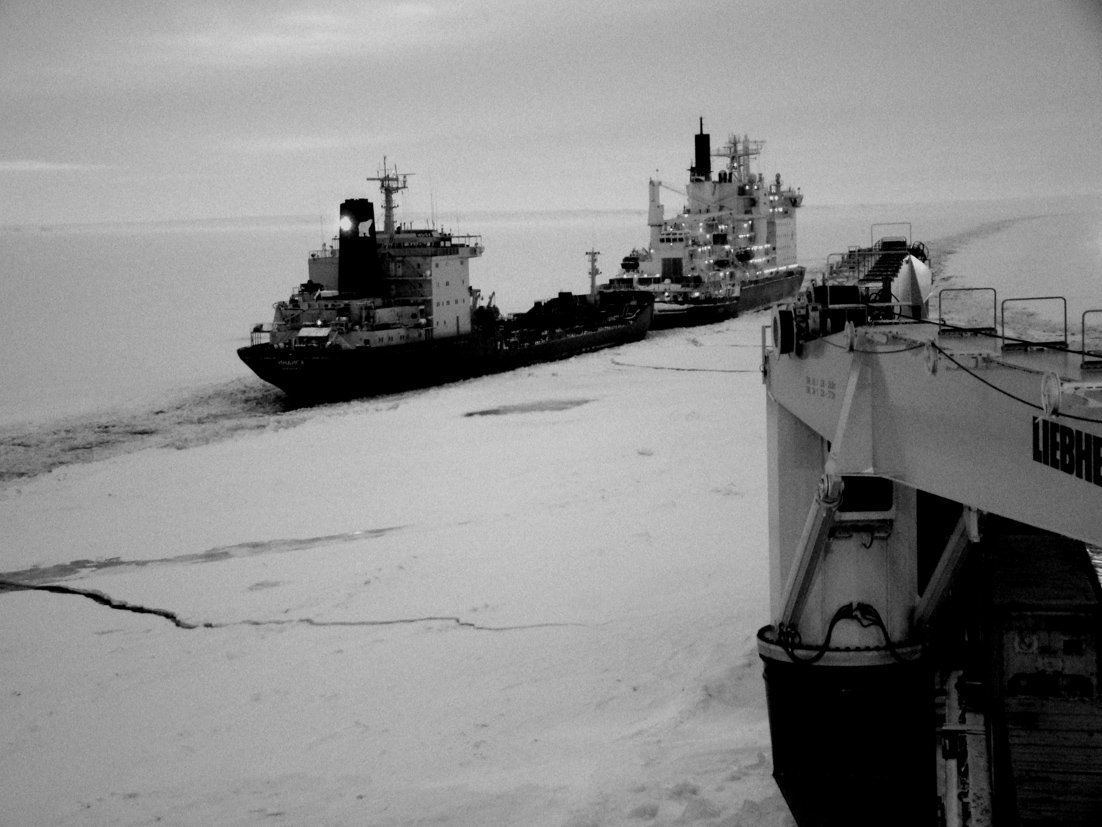 Северный морской путь во льдах. Много торосов и много вопросов