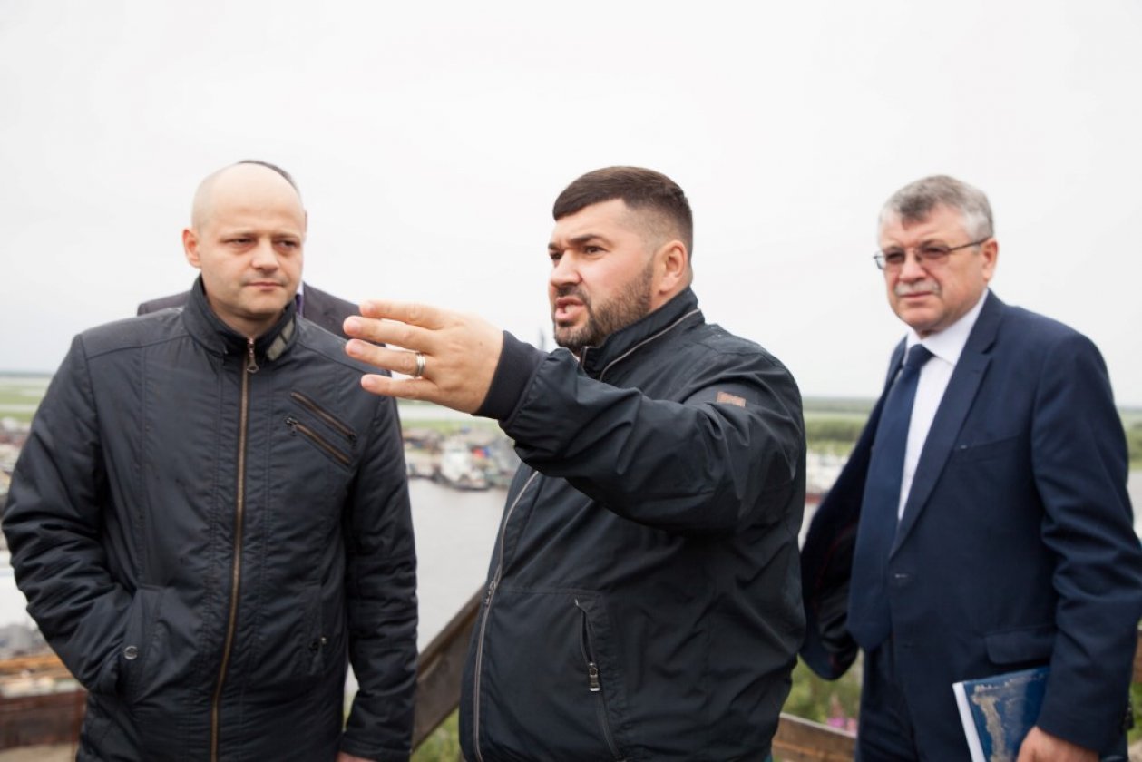 По улицам и траншеям