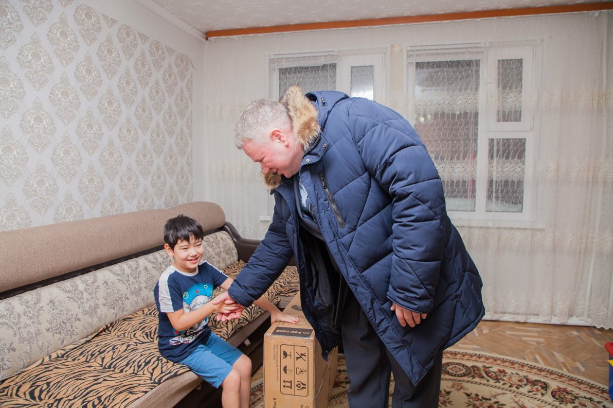 Парта-трансформер в подарок