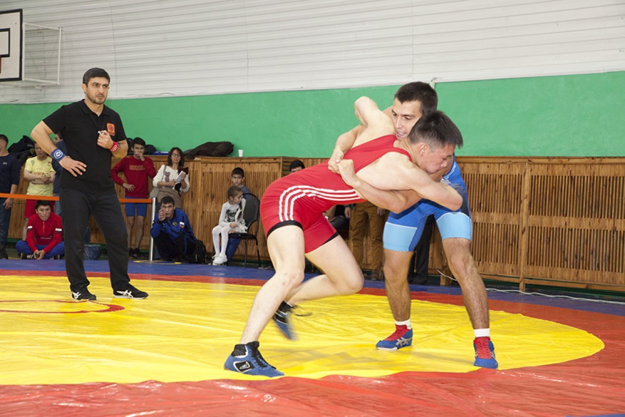 Захват, бросок, переворот