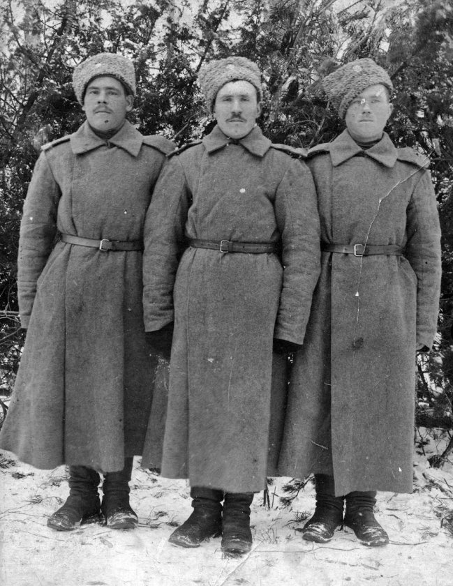 Портрет семьи в интерьере эпохи. Первая мировая война перемешала судьбы и жизни конкретных людей