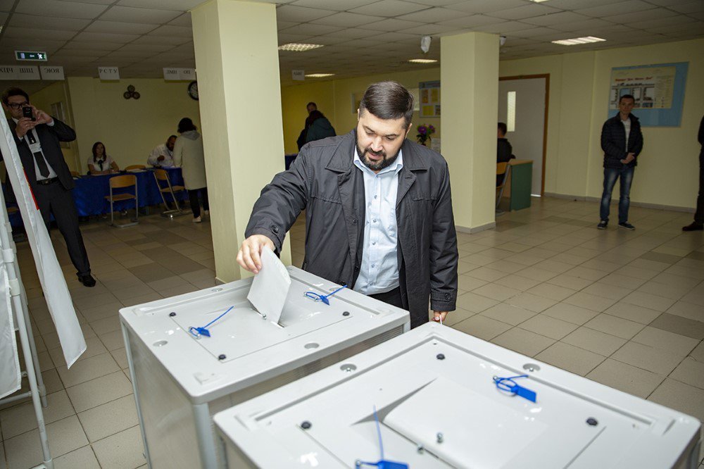Проголосовали за главу области
