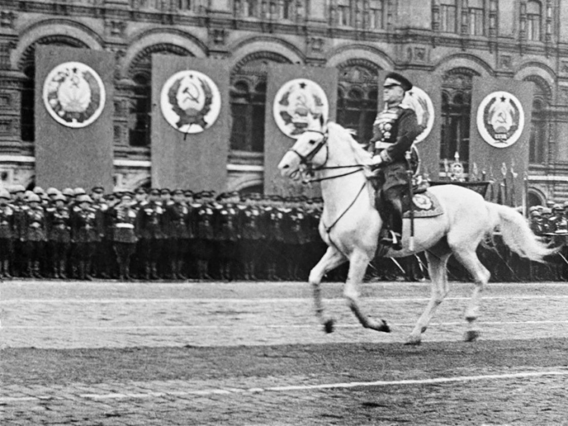 Священный Парад Победы