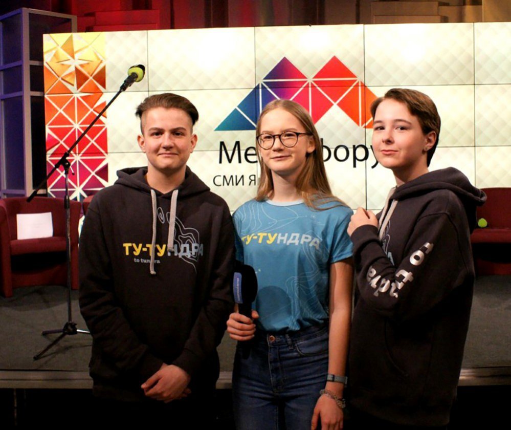 Параллельные пересекаются!