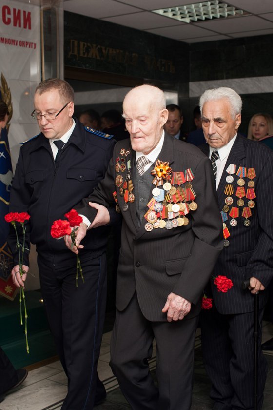 Звания и медали к празднику