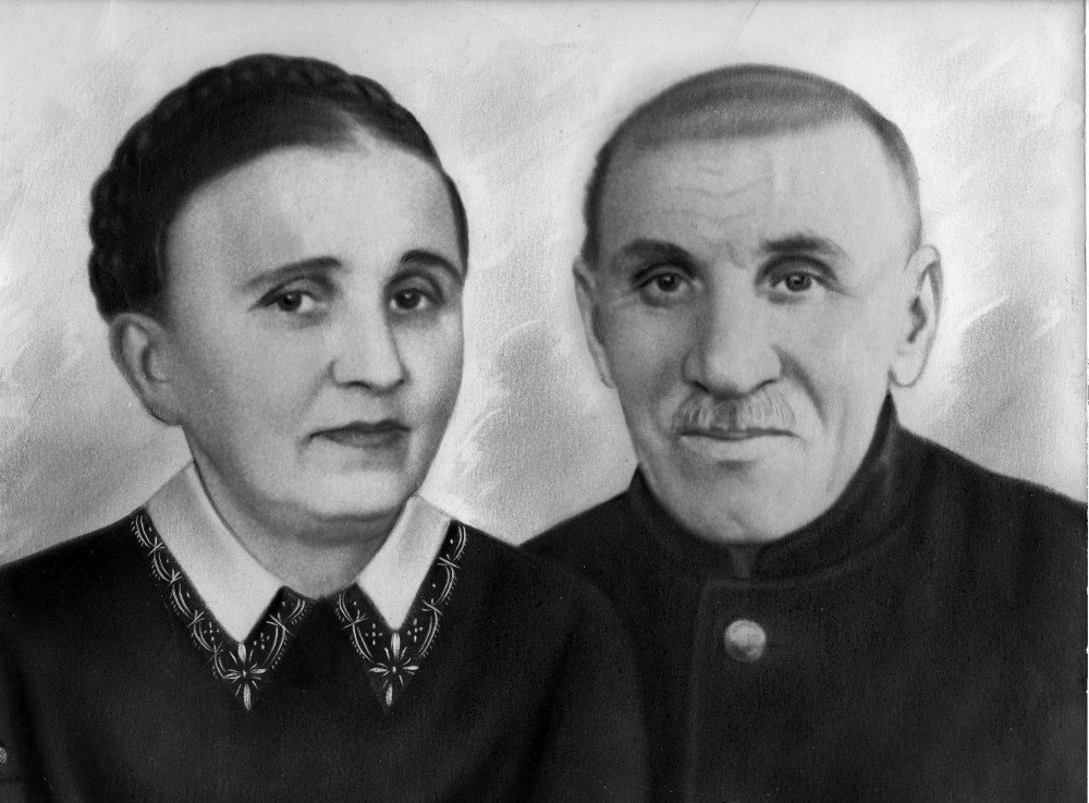 Портрет семьи в интерьере эпохи