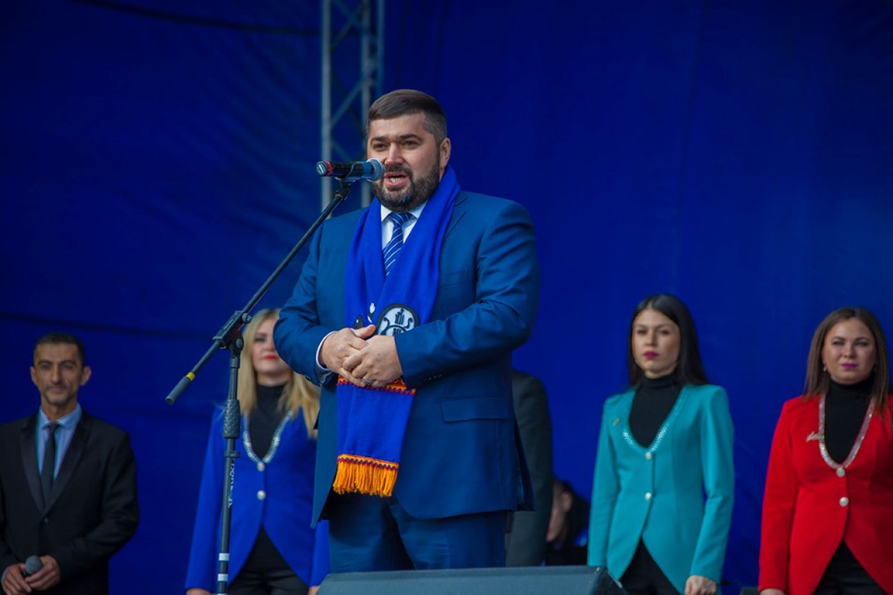 Ты дорог нам и вечно молод!