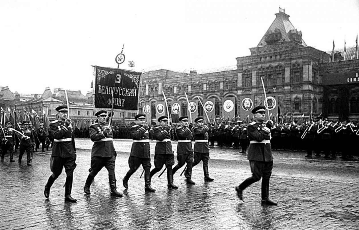 Священный Парад Победы