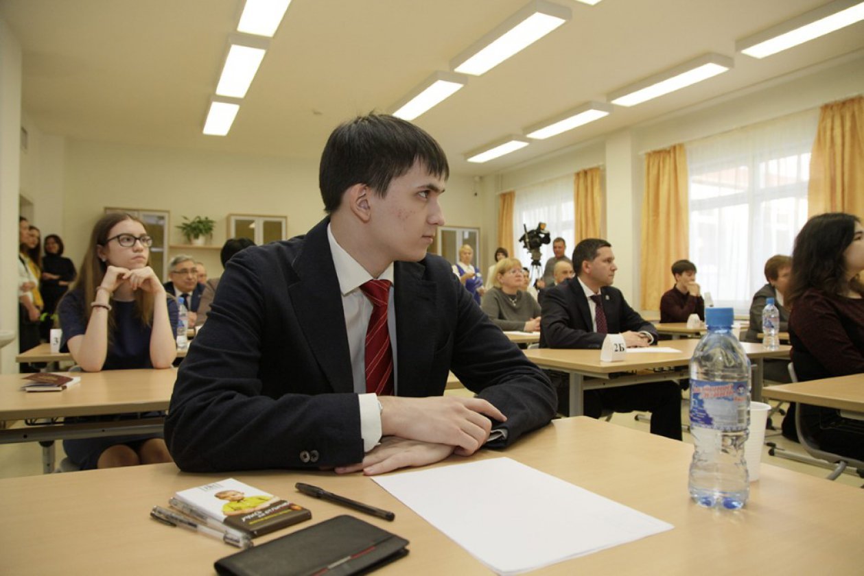 Стобалльников всё больше