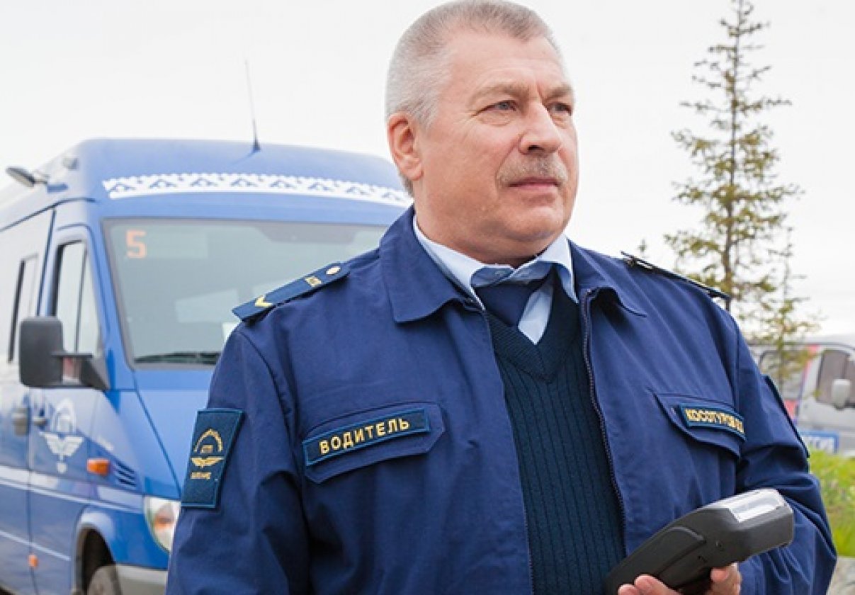 За рулём автобусов лётчики?!