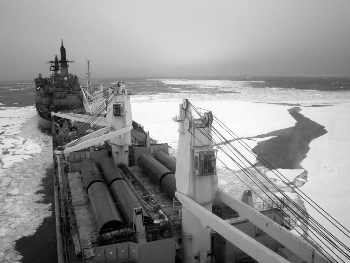 Северный морской путь во льдах. Много торосов и много вопросов