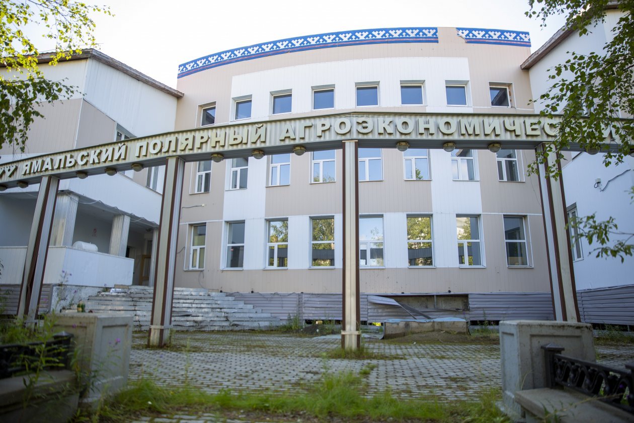 Здание жалко, но деваться некуда