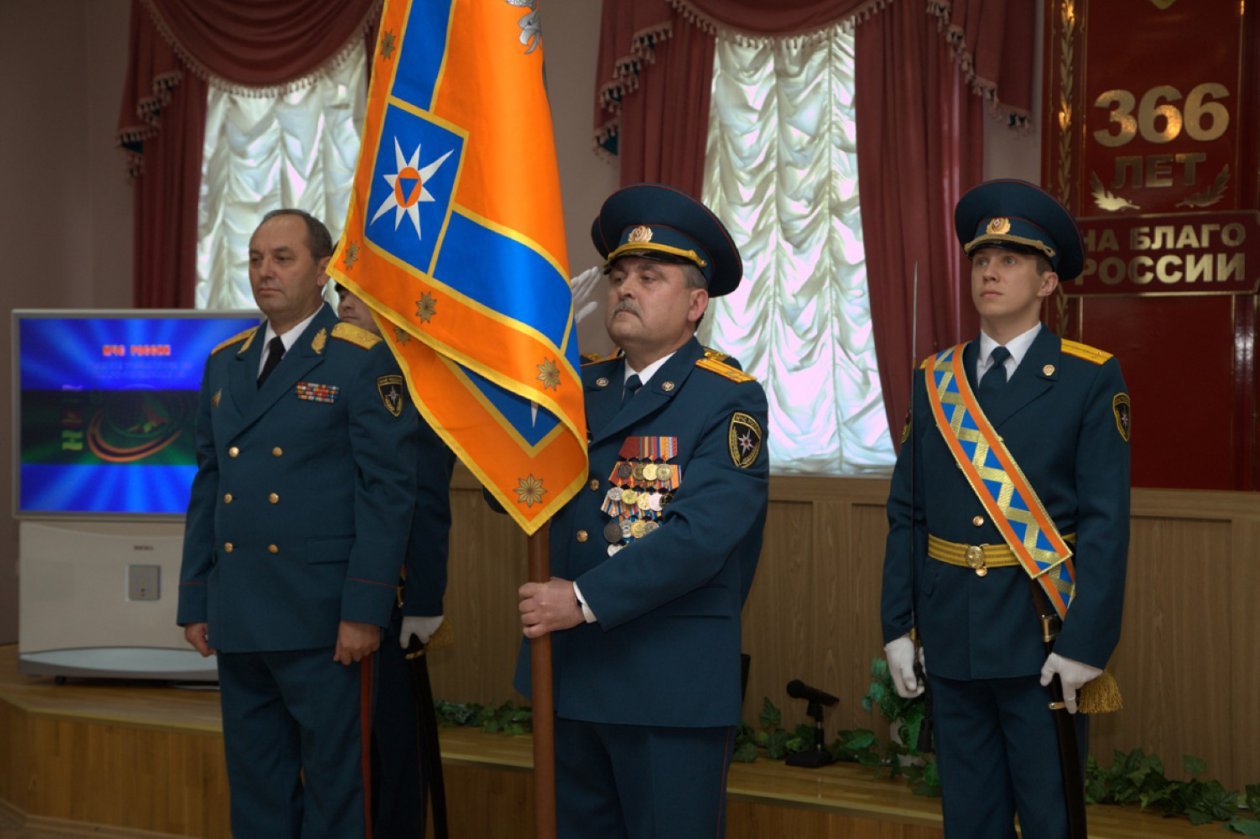 Оранжевое полотнище