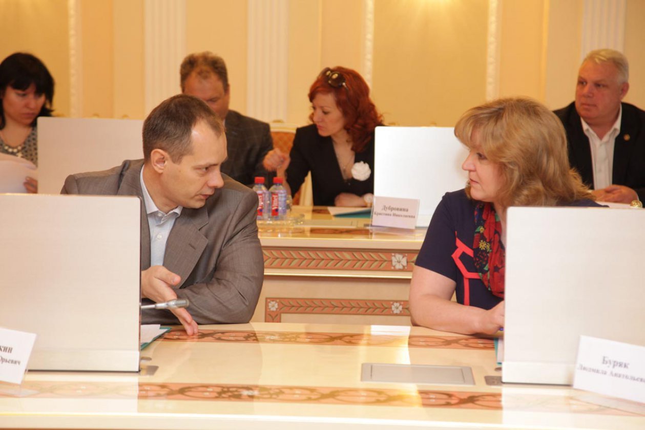 Проблемы решают общественники