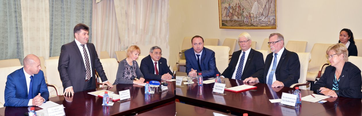 Почти на одной широте