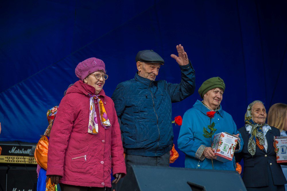 Ты дорог нам и вечно молод!